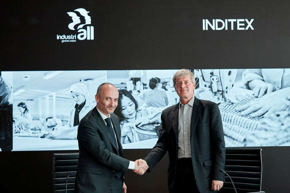 El consejero delegado de Inditex, Óscar García Maceiras, con el secretario general de IndustriALL Global Union, Atle Hie