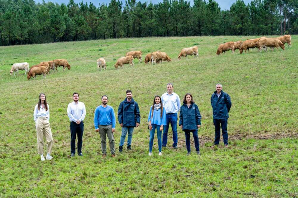 El equipo de especialistas de Reganosa, Repsol, Naturgy e Impulsa Galicia están llevando a cabo trabajos técnicos en distintas granjas para diseñar el desarrollo del proyecto que transformaría excedentes de purín y otros residuos en biometano y fertilizantes orgánicos
