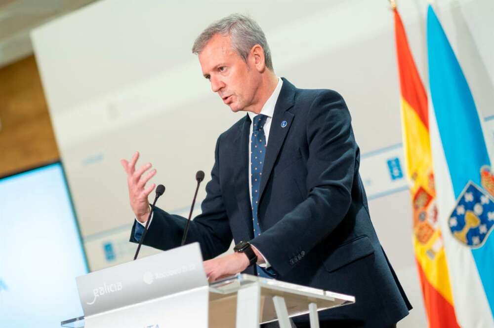 El presidente de la Xunta, Alfonso Rueda, en rueda de prensa. San Caetano, Santiago de Compostela