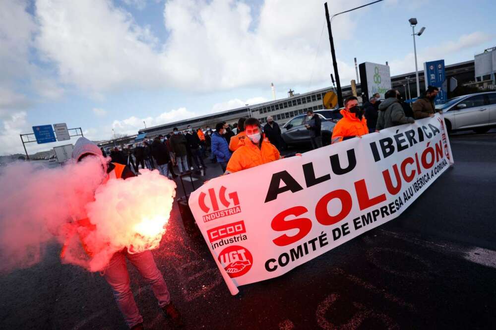 Concentración de trabajadores de Alu Ibérica en A Coruña en marzo de 2022
