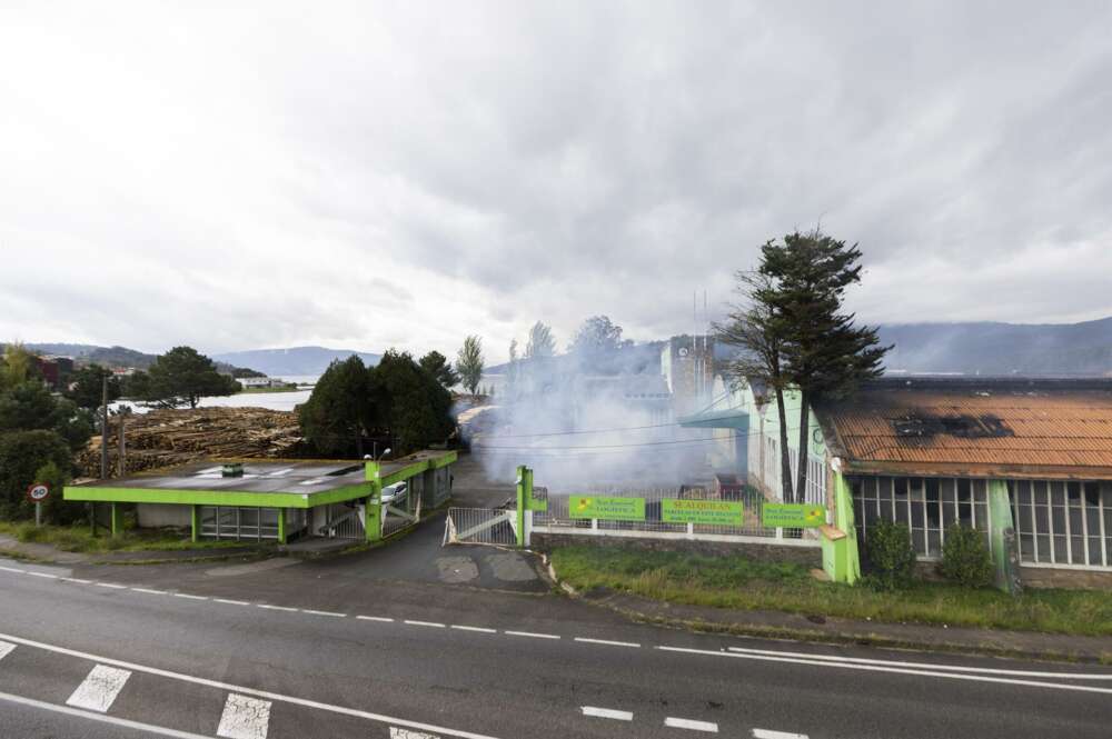 El incendio se desató el domingo 6 de noviembre en las instalaciones empleadas por el Grupo Nogar para el almacenamiento de cereales y pipas - Beatriz Ciscar - Europa Press