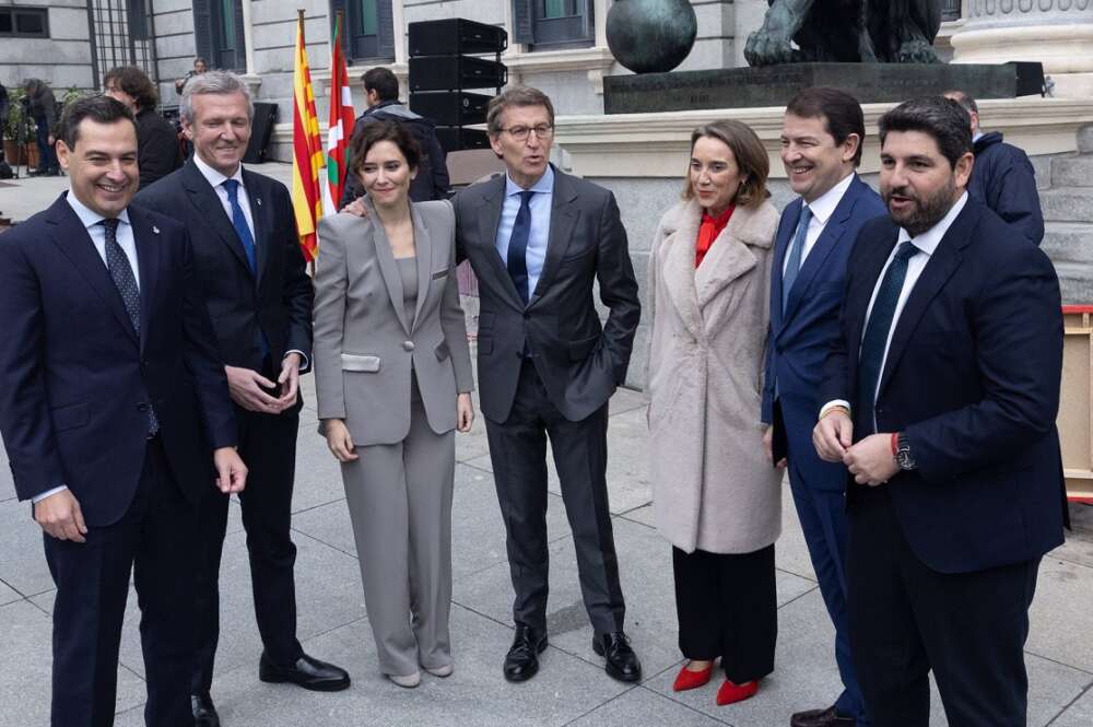 uanma Moreno, Alfonso Rueda, Isabel Díaz Ayuso, Alberto Núñez Feijóo, Cuca Gamarra, Alfonso Fernández Mañueco y Fernando López Miras, durante el acto institucional por el Día de la Constitución Española. - Eduardo Parra - Europa Press