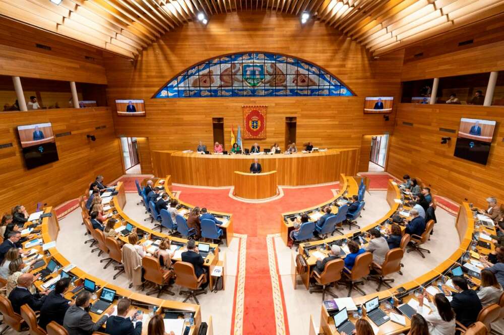 Hemiciclo durante la comaprecencia del presidente de la Xunta, Alfonso Rueda, en el Parlamento gallego.