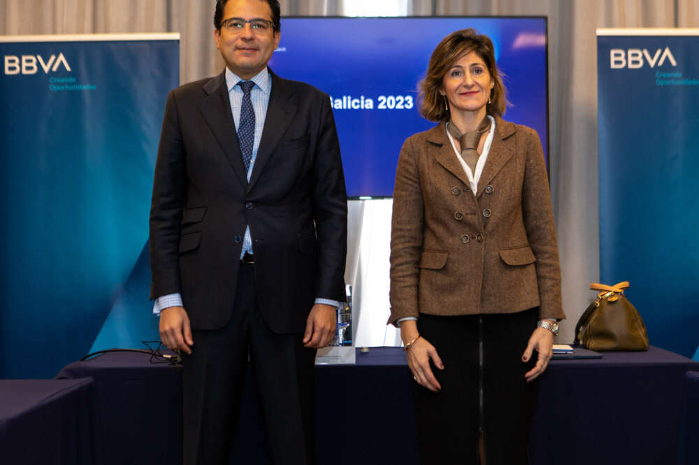 El economista jefe de BBVA Research para España, Miguel Cardoso, y la directora territorial de BBVA en Noroeste, Marta Alonso / BBVA