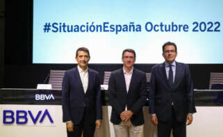 Jorge Sicilia, director de BBVA Research y economista jefe de BBVA; Rafael Doménech, responsable de Análisis Económico; y Miguel Cardoso, economista jefe para España.