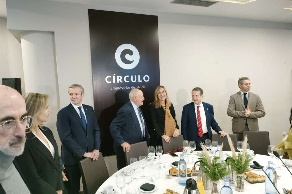 Alfonso Rueda y Abel Caballero, antes del almuerzo en Club Financiero de Vigo / Europa Press