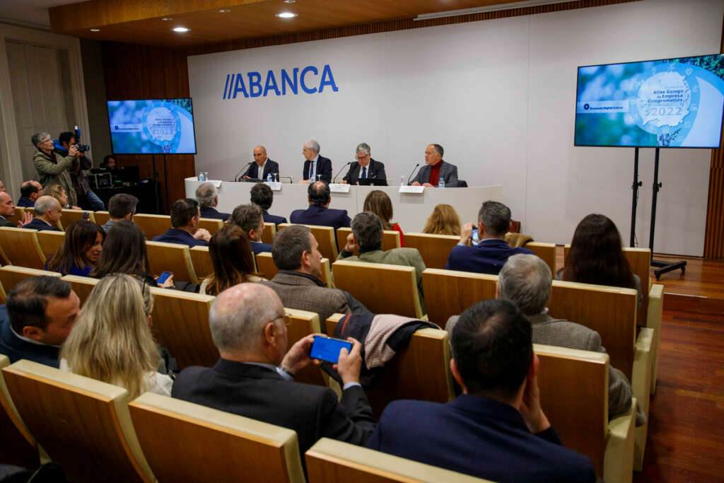 Un momento de la presentación, en el salón de conferencias de Afundación, en Praza Cervantes, en Santiago / Xurxo Lobato