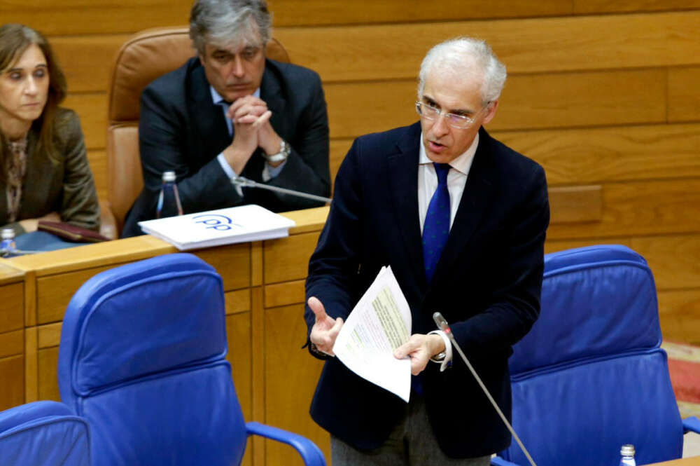 El vicepresidente primero de la Xunta, Francisco Conde, en el pleno del Parlamento de Galicia