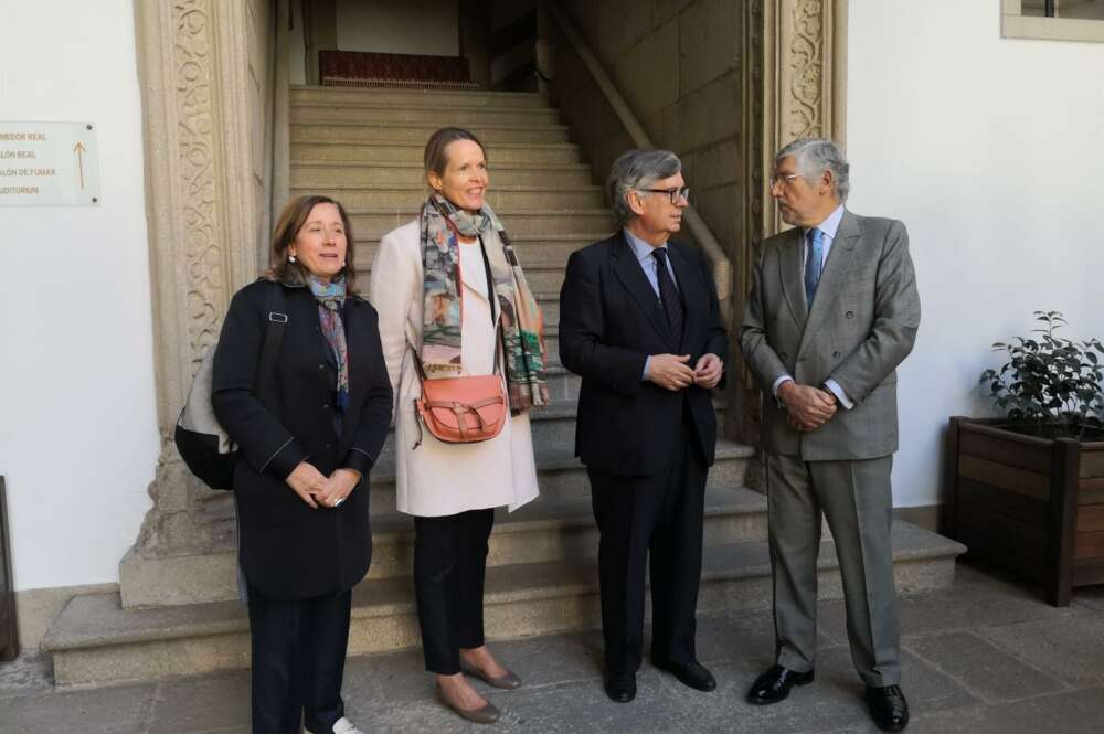 El embajador de Portugal en España, con el presidente de la CEG, Juan Manuel Vieites / Europa Press