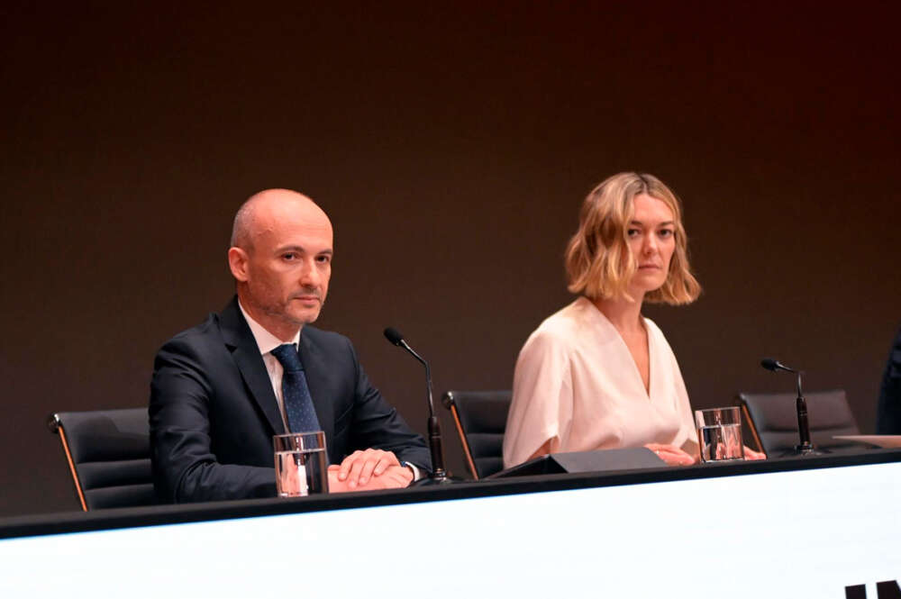 El consejero delegado de Inditex, Óscar García Maceiras, y la presidenta de Inditex, Marta Ortega, durante la primera convocatoria de la Junta General de Accionistas de Inditex