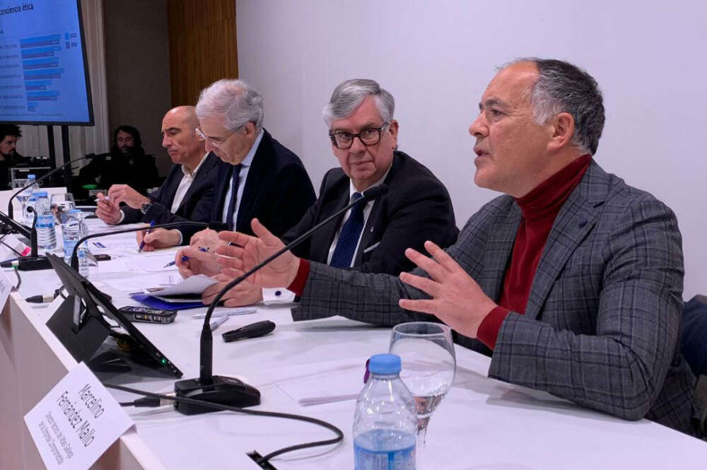 Marcelino Fernández Mallo, Juan Manuel Vieites, Francisco Conde y Julián Rodríguez durante la presentación de la tercera edición del Atlas Gallego de la Empresa Comprometida / Xurxo Lobato