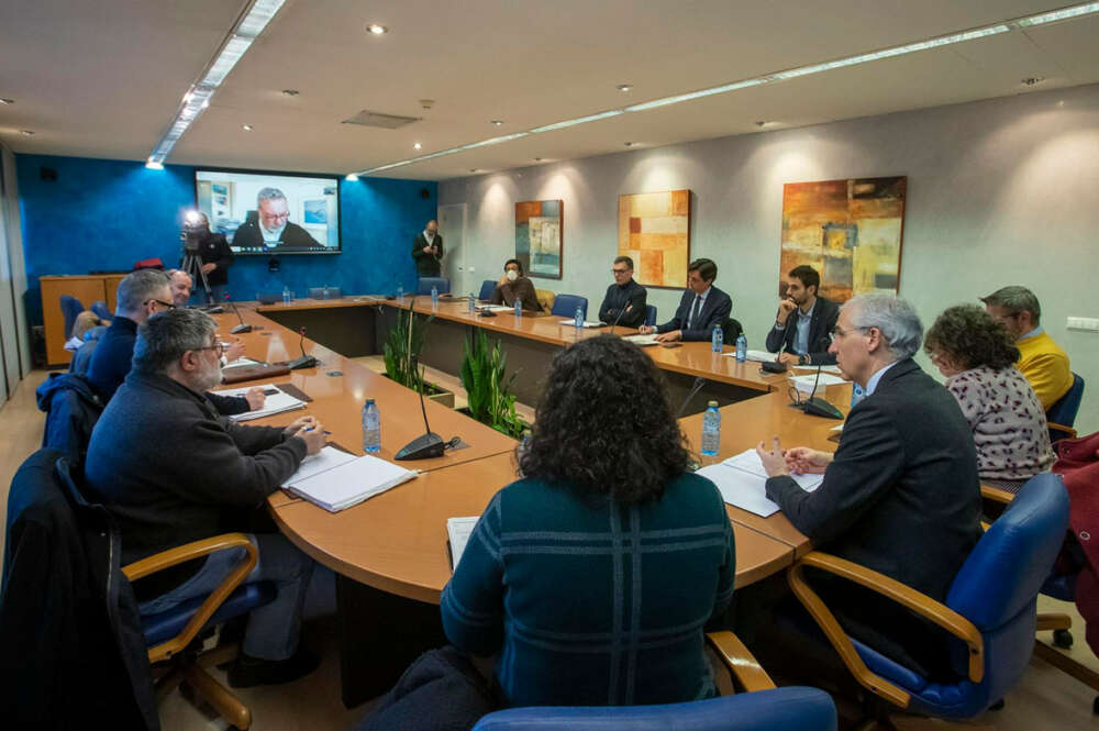 El vicepresidente primero de la Xunta, Francisco Conde, participa en la reunión del Observatorio da eólica mariña