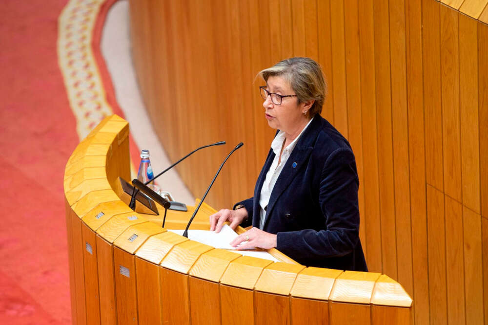 La conselleira do Mar, Rosa Quintana, comparece en el Parlamento de Galicia