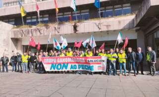 Concentración de trabajadores del Grupo Ganomagoga, frente al Ayuntamiento de Vigo, el 24 de marzo de 2023
