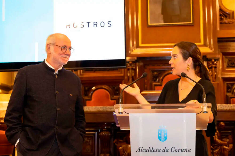Xurxo Lobato en Inés Rey en la presentación del libro ‘Rostros da Coruña’