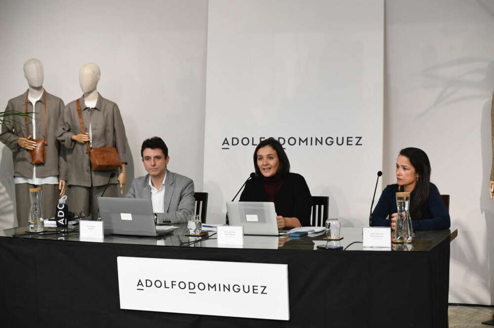 Antonio Puente, consejero delegado, Adriana Domínguez, presidenta ejecutiva y Victoria Perez, directora corporativa financiera de Adolfo Domínguez- Punto GA-M. Riopa