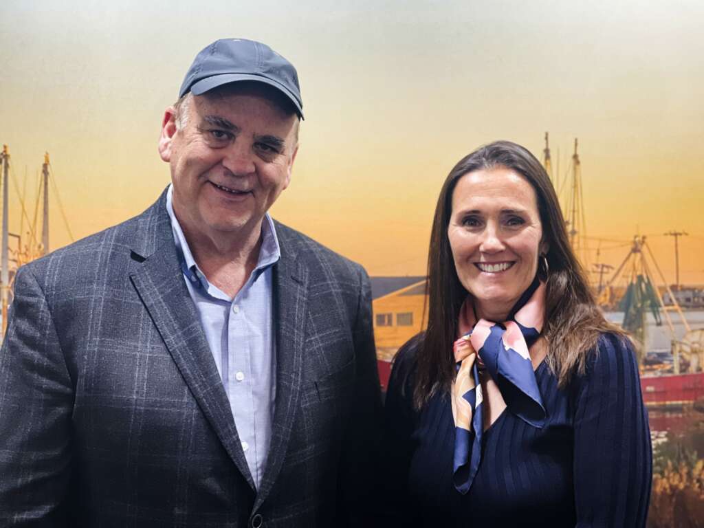 Glenn Cooke, o CEO do grupo canadense, xunto a Kim Gorton, a conselleira delegada da súa última adquisición, Slate Gorton