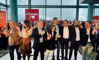 El secretario general del PSOE y presidente del Gobierno, Pedro Sánchez, interviene durante un acto del PSdeG-PSOE, en Palexco, a 28 de abril de 2023, en A Coruña