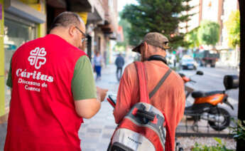 La iniciativa 'Una Vivienda, un Hogar' promovida por Cáritas está dirigida a paliar los problemas de exclusión social provocados por el acceso a la vivienda de las familias más vulnerables