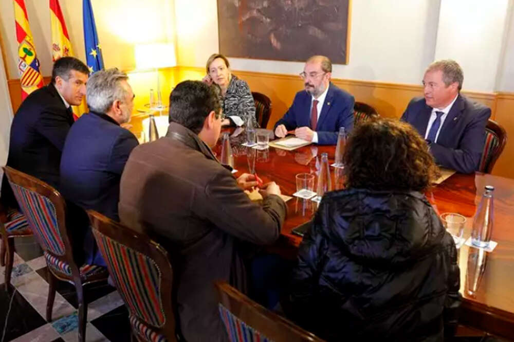Reunión del presidente de Aragón, Javier Lambán, con los responsables de Finsa y Adeo, que emprenden un proyecto común en Platea, en Teruel