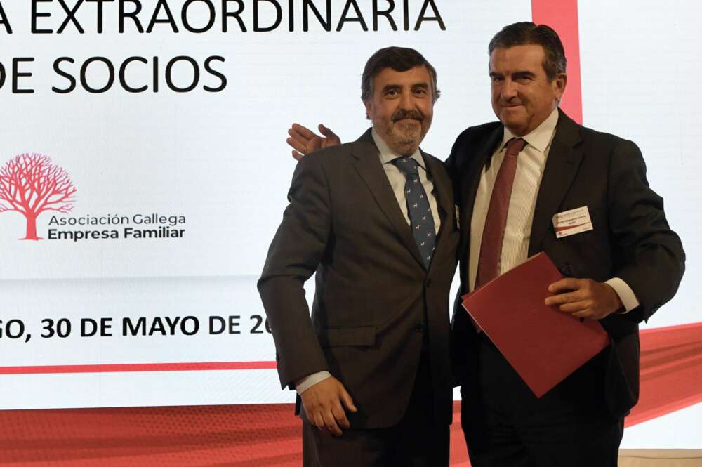 José Silveira, nuevo presidente de la Agef, junto a Víctor Nogueira. FOTO - Punto GA_M.Riopa