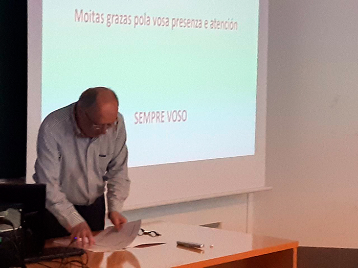 Fernando González Laxe en su última clase en la facultad