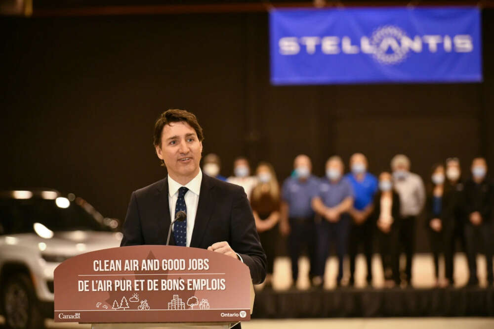 El primer ministro canadiense, Justin Trudeau, en la fábrica de Stellantis en Windsor (Ontario)/ Stellantis