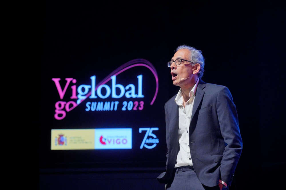 El economista indio Abhijit Banerjee durante una conferencia en el Vigo Global Summit. - Javier Vázquez - Europa Press