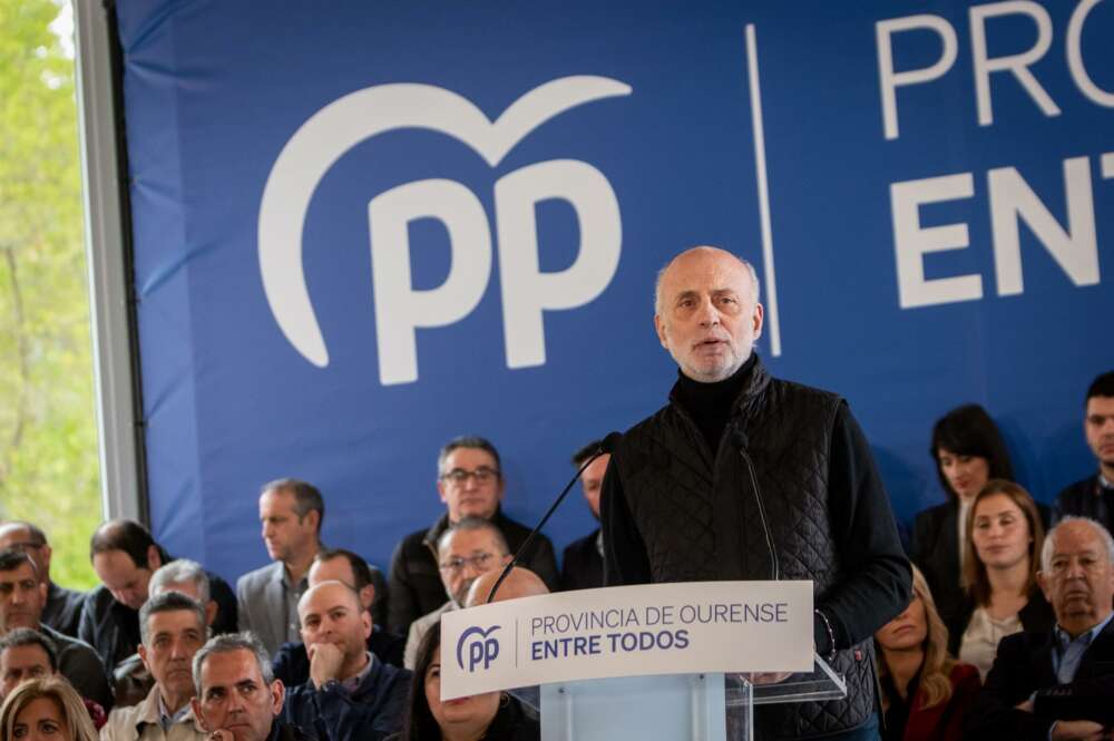 El candidato del PP a la Alcaldía de Ourense, Manuel Cabezas, interviene durante un acto del Partido Popular de Galicia. - Agostime Iglesias - Europa Press -