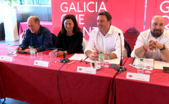 Reunión de la comisión ejectuvia gallega del PSdeG, liderada por Valentín González Formoso