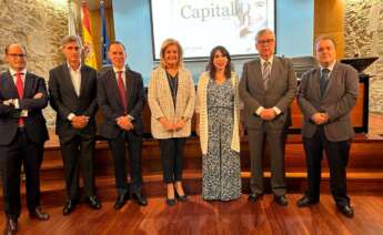 De izquierda a derecha: Juan Pablo Riesgo, Pablo Francesch Huidobro, Íñigo Sagardoy, Fátima Báñez, María Jesús Lorenzana Somoza, Juan Manuel Vieites y Benito Couceiro. Asisten online: Martín Godino y Rafael Doménech