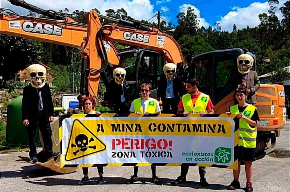 Protesta de Ecoloxistas en Acción que paraliza obras en la mina de San Finx - ECOLOXISTAS EN ACCIÓN