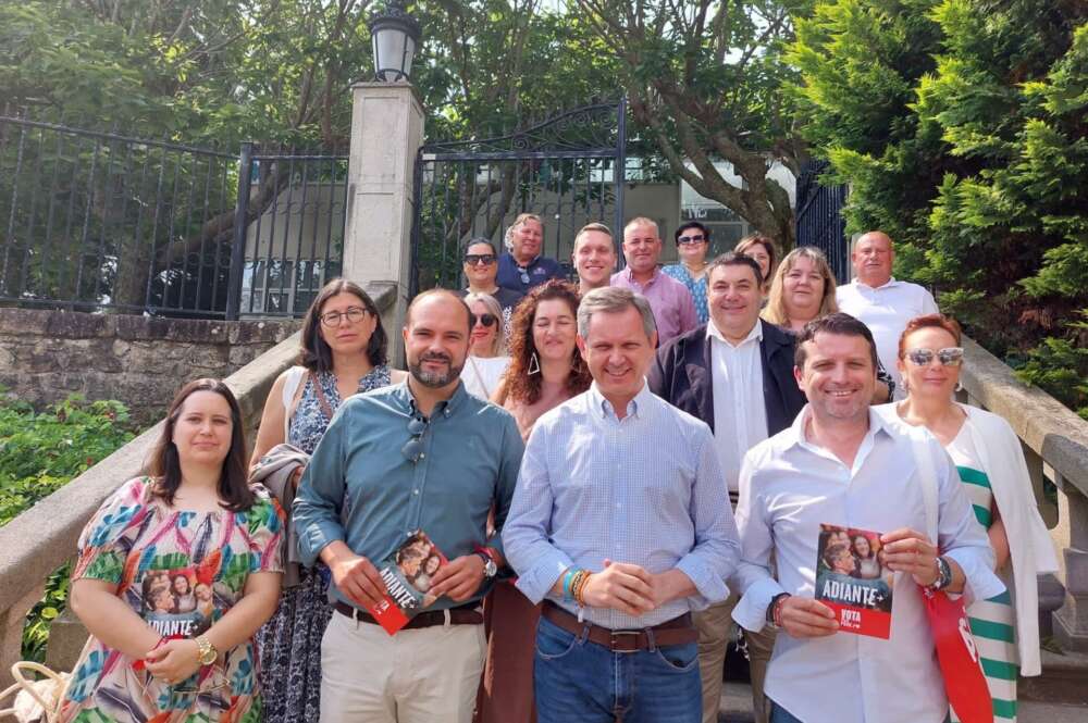 El ministro de Sanidad, José Miñones, durante un acto de la campaña para el 23J en Boiro