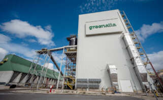 Vista exterior de la planta de biomasa de Greenalia en Teixeiro (Curtis)
