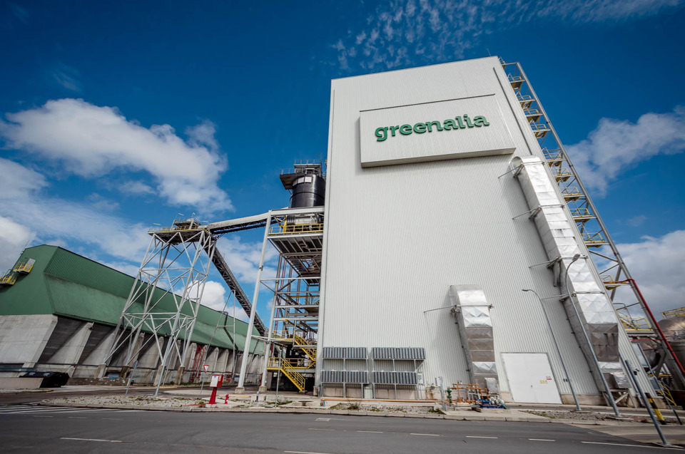 Vista exterior de la planta de biomasa de Greenalia en Teixeiro (Curtis)