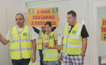 Imagen del grupo de activistas que asaltó la sede de la Cámara Oficial Mineira de Galicia (COMG)