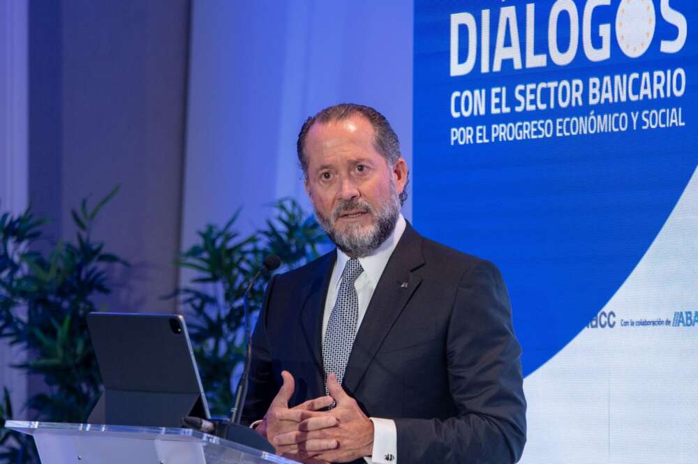 Juan Carlos Escotet interviene en la jornada ‘Diálogos co sector bancario para o progreso económico e social’ / Abanca