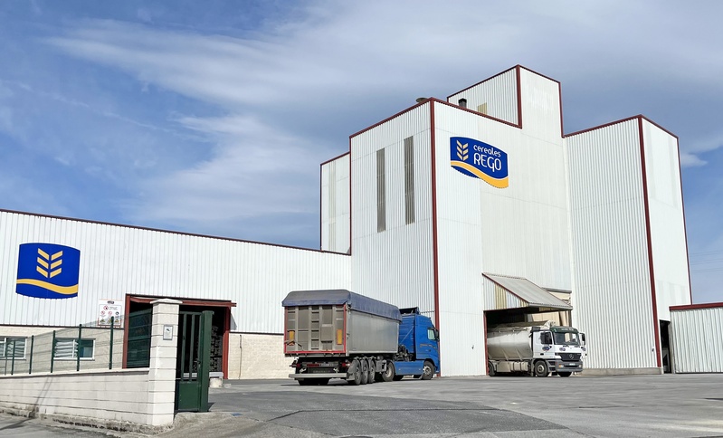 Imagen exterior de las instalaciones de Cereales Rego en Meira