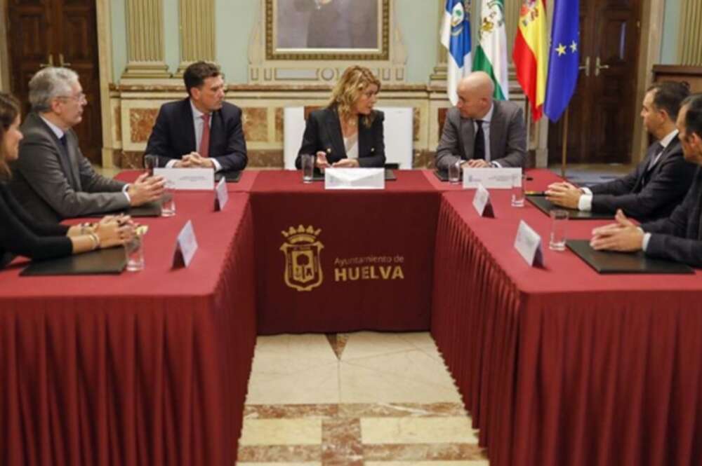 El Ayuntamiento y el Puerto de Huelva mantienen un encuentro con C2X (filial de APM Holding y APM Maersk) para abordar el proyecto de su nueva planta de biocombustibles
