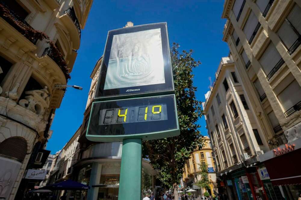 La Agencia Estatal de Meteorología (Aemet) ha activado el nivel de alerta en varios territorios de España por las altas temperaturas durante el popularmente conocido como "Veranillo de San Miguel"