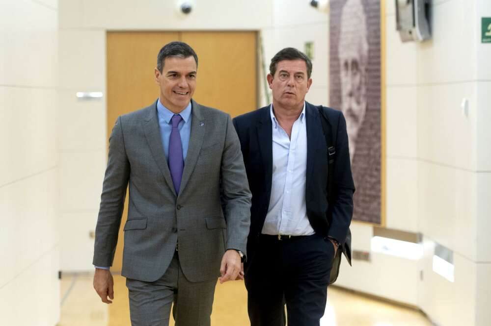 Pedro Sánchez y José Ramón Gómez Besteiro