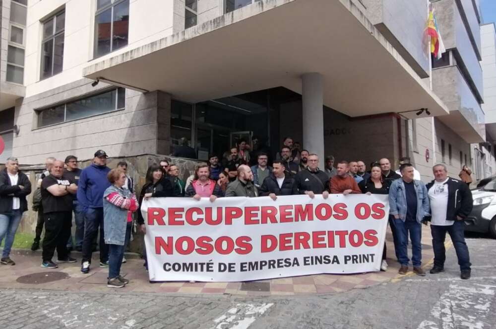 Imagen de la concentración de los trabajadores de Einsa Print