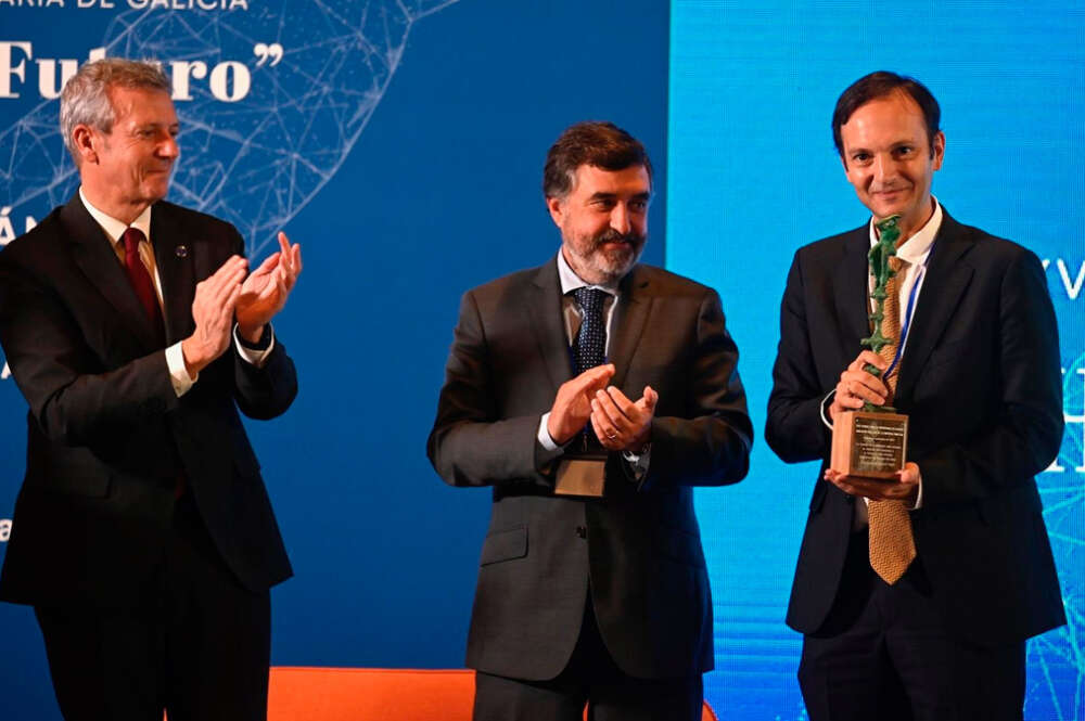 Los Fernández Álvarez-Santullano recogen el premio Familia Empresaria 2023