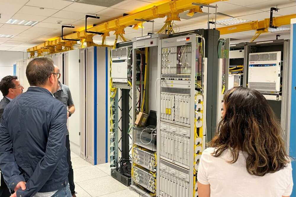 R analiza su red de fibra óptica mediante algoritmos basados en computación cuántica