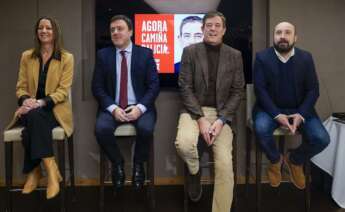 Lara Méndez, junto a Valentín González Formoso, José Ramón Gómez Besteiro y José Manuel Lage Tuñas / PSdeG