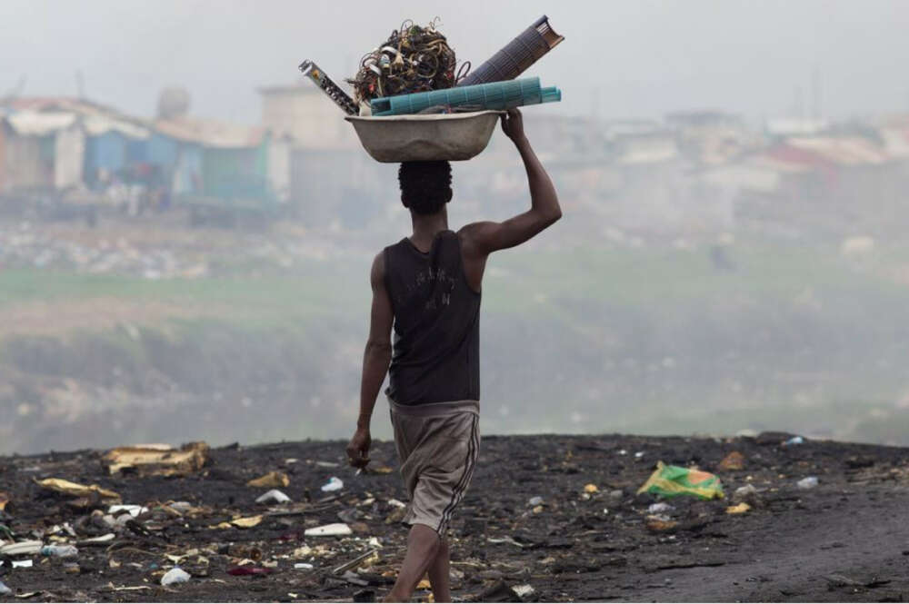 Vertedero de residuos electrónicos en Ghana / EFE / A. Carrasco Ragel