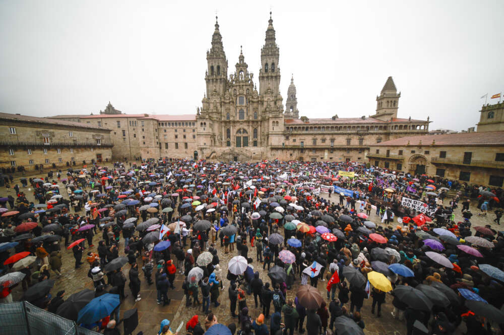 Manifestación por la crisis productiva de las rías y contra la gestión del episodio contaminante causado por el vertido de "pellets"