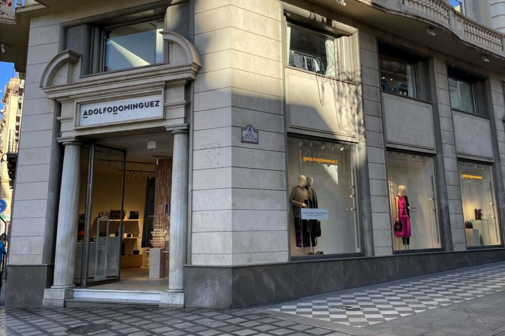 Tienda de Adolfo Domínguez en Granada