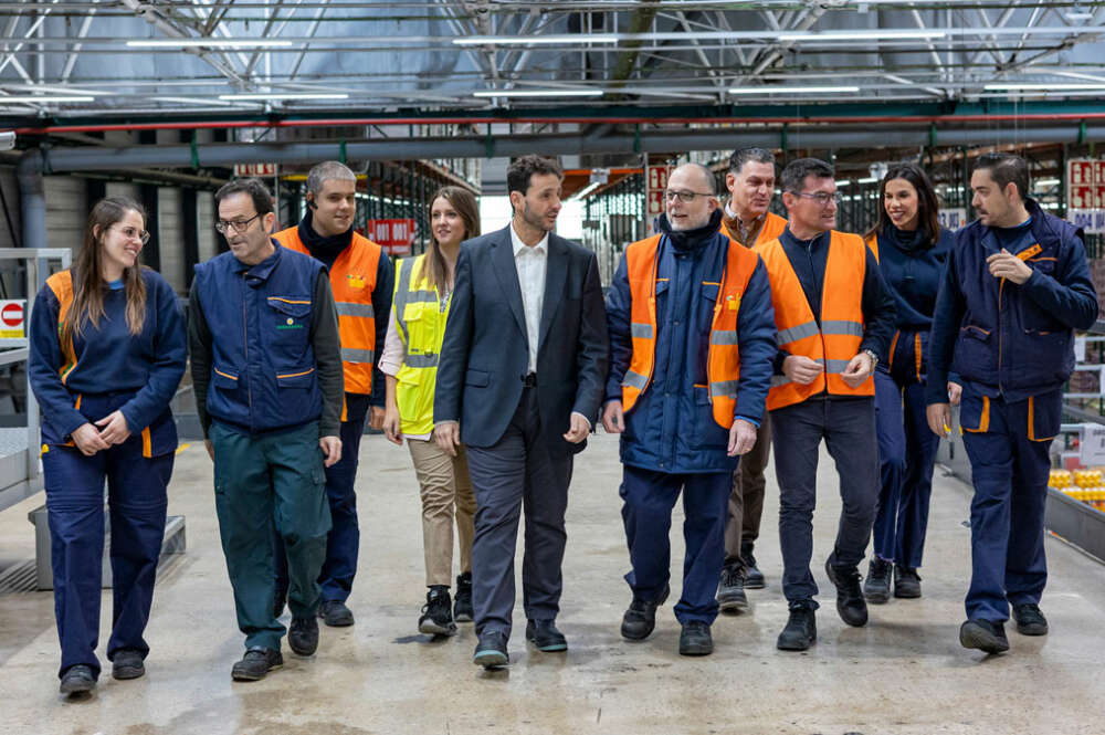 Trabajadores del bloque logístico de Riba-roja de Túria Mercadona