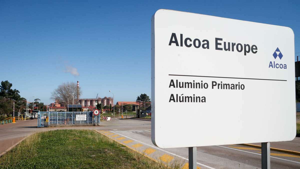 Vista exterior del complejo de Alcoa en San Cibrao / Europa Press